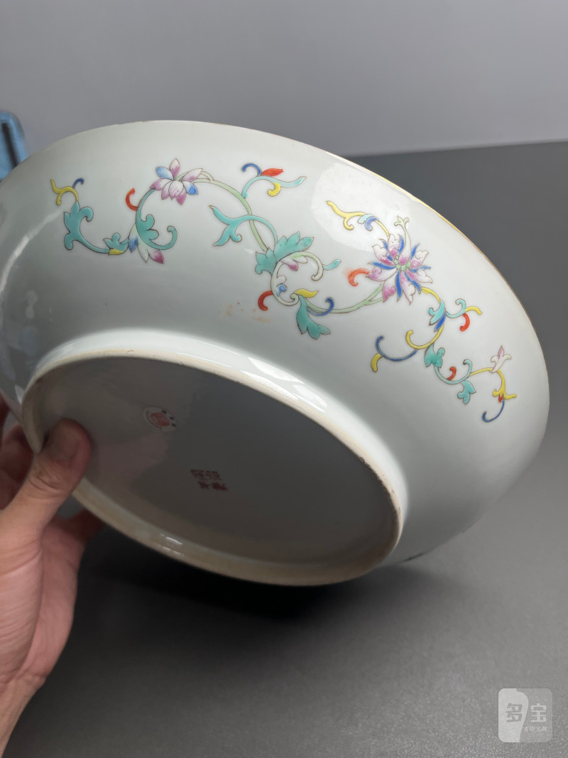 清同治  黄地粉彩百蝶图盘 - 图19